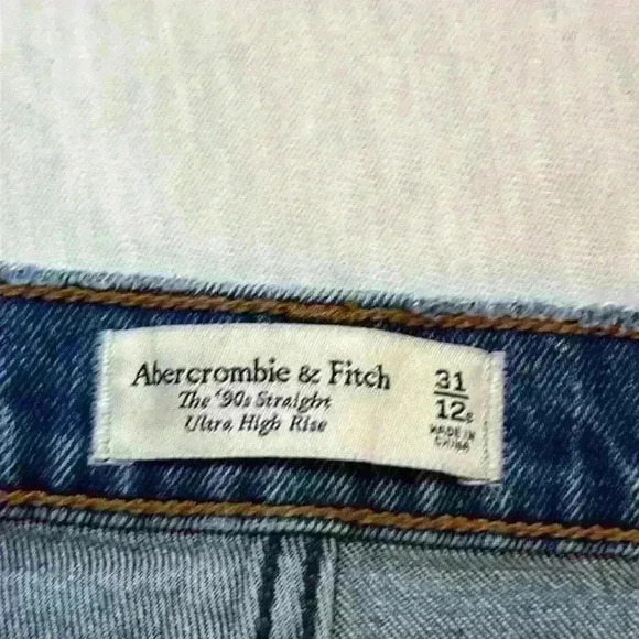 Abercrombie & Fitch The 90s Straight Ultra Rise Women’s Size 12 Short - Picture 10 of 13